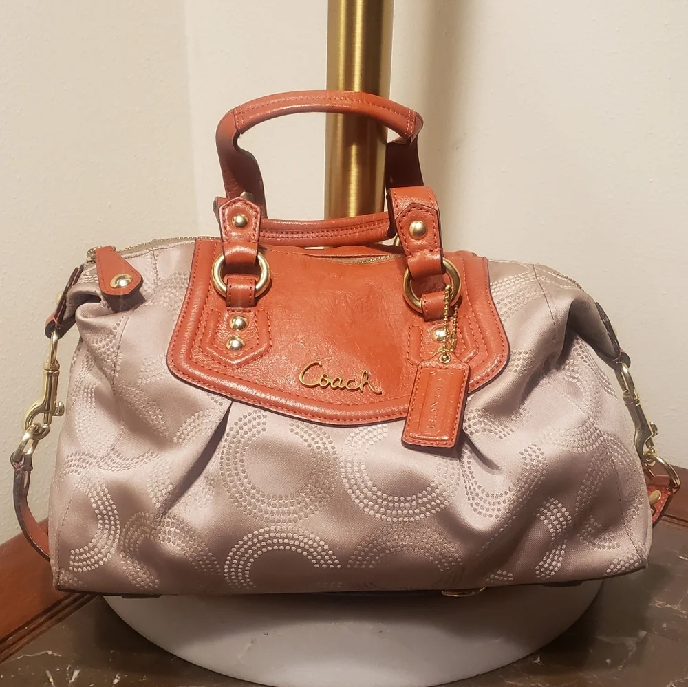 Coach handbag - Picture 1 of 5